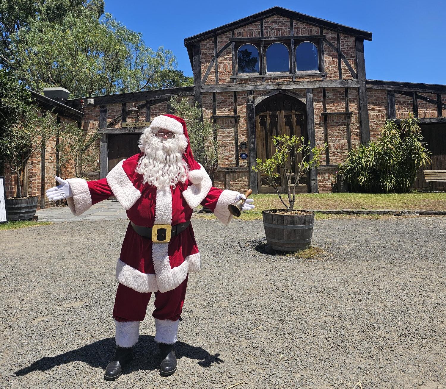 Eltham CFA Santa Run at Montsalvat